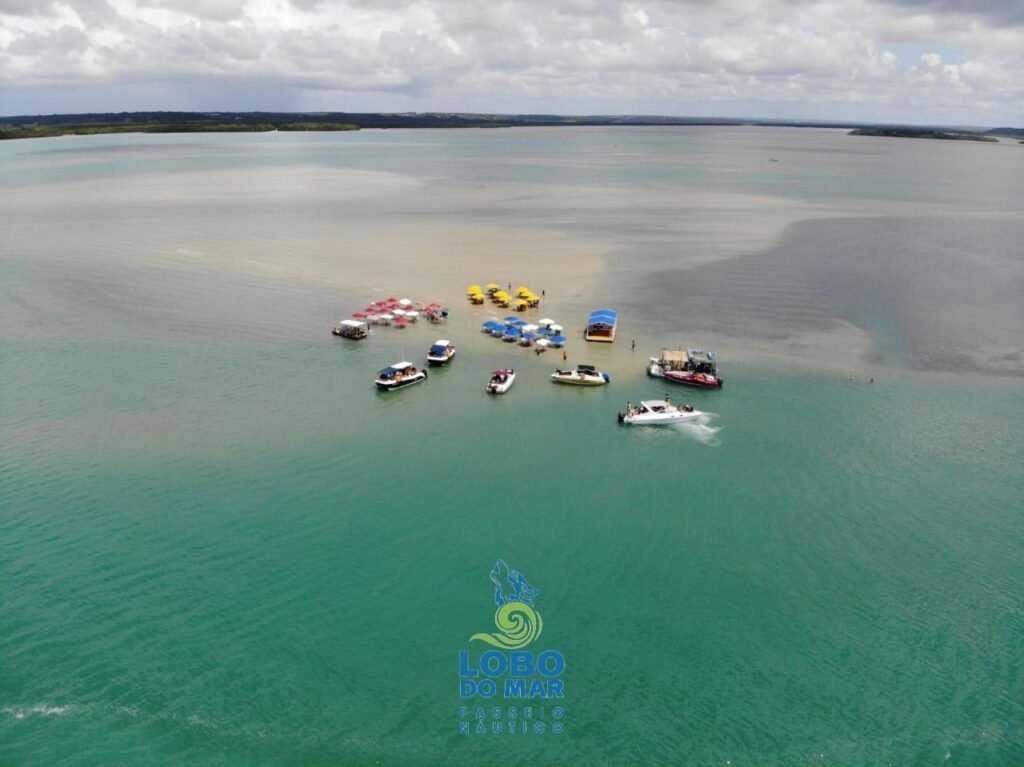 Banco de areia no meio da lagoa